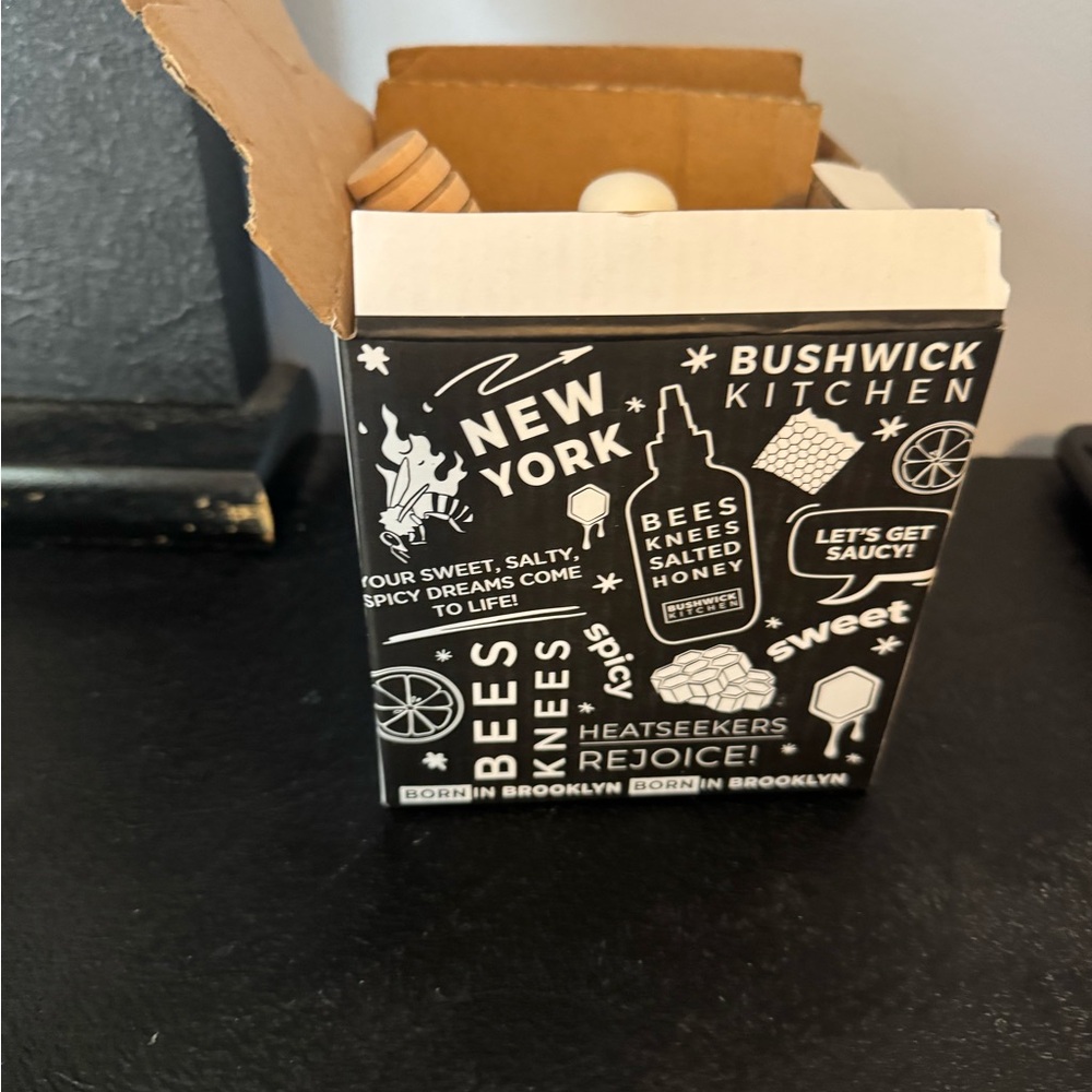Bushwick Kitchen Honey Pot with Dipper. Cute unique and must have! NEW IN BOX. - Picture 4 of 6